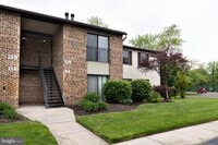 Building Photo - 10 Sumac Ct