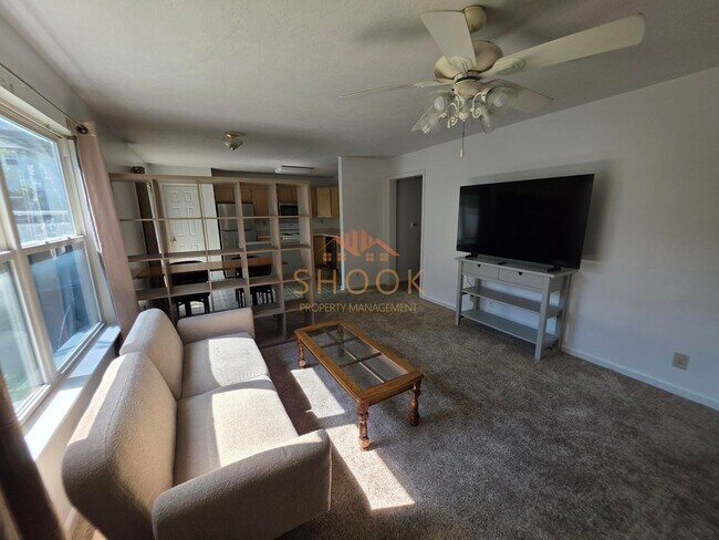 Building Photo - 2940 Horizon Dr