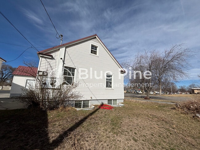 Building Photo - 309 S Milton Ave