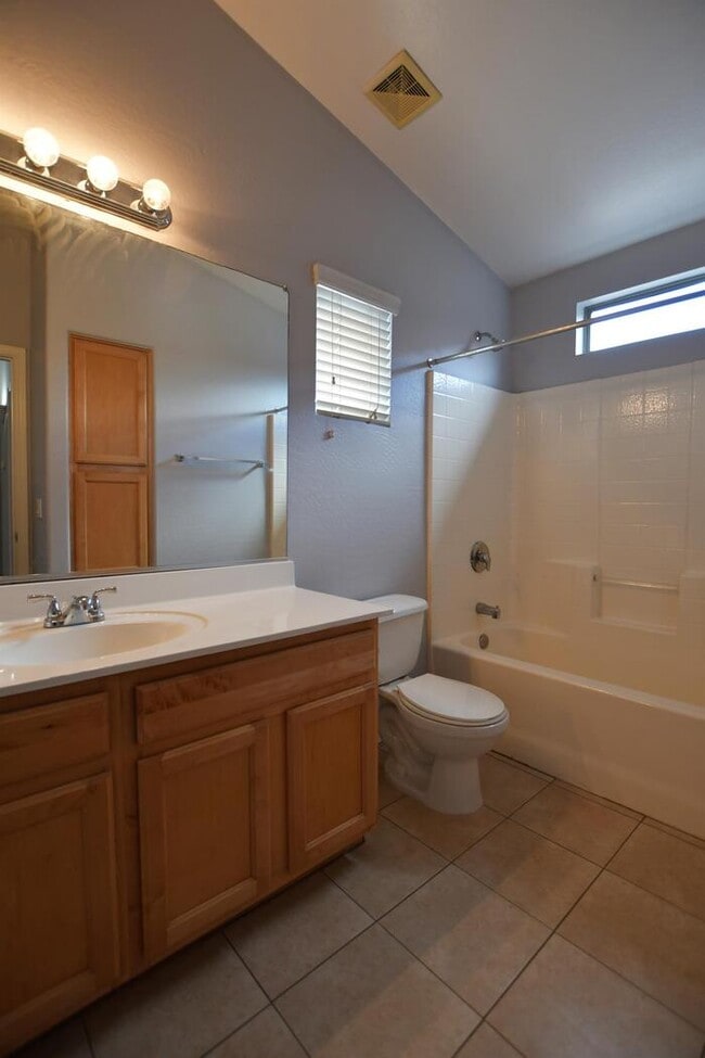 Building Photo - 2 bed 2 bath 1 car garage in Augusta Ranch area