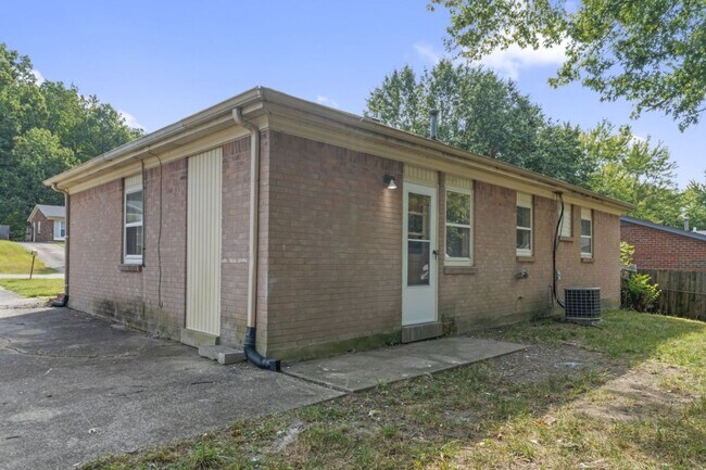 Building Photo - Welcome to your gorgeous new home!