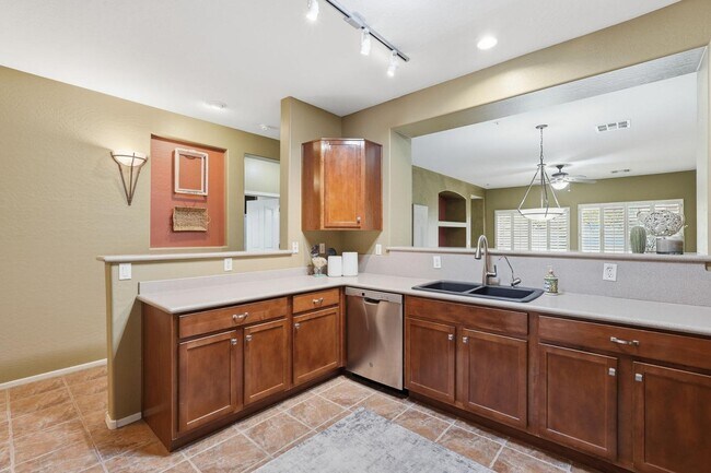 Building Photo - 11725 N Desert Crst Ln