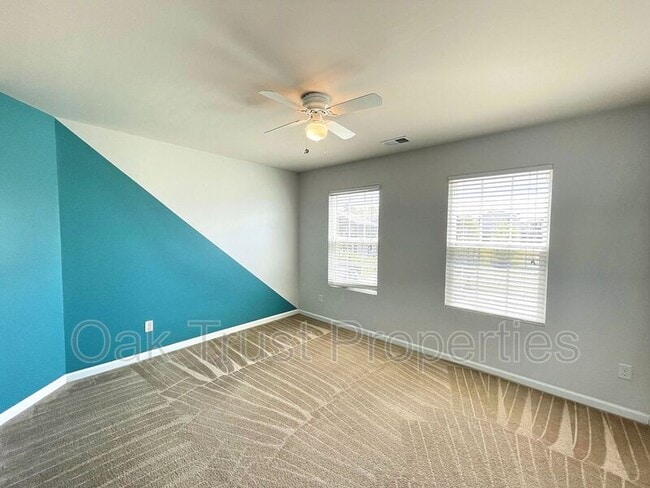 Building Photo - 4830 Hawkins Dr