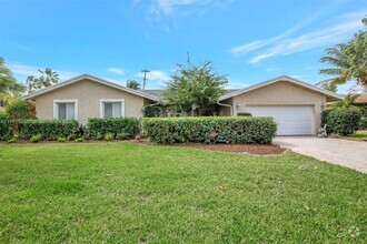 Building Photo - 5320 SW 21st Ct