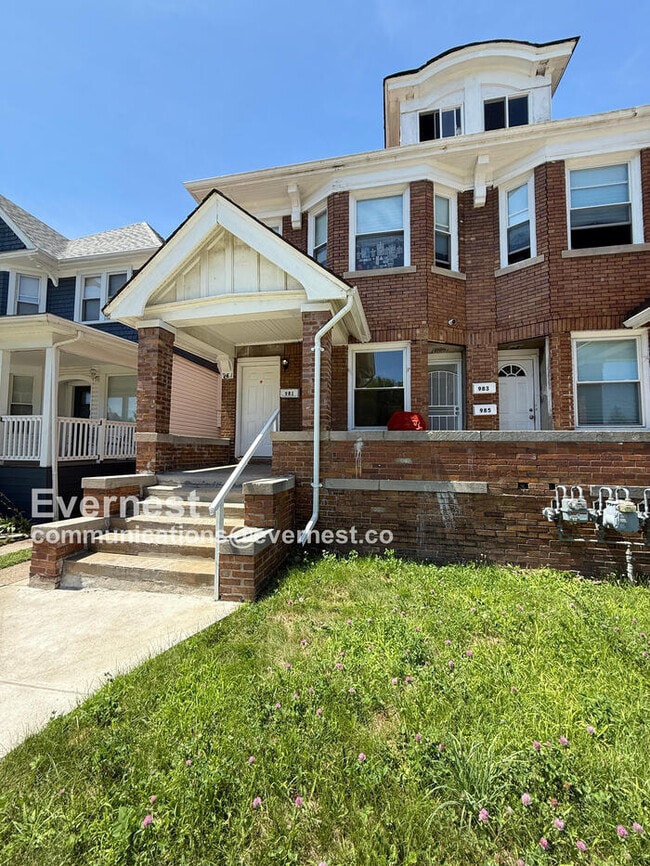 Building Photo - 981 E Grand Blvd