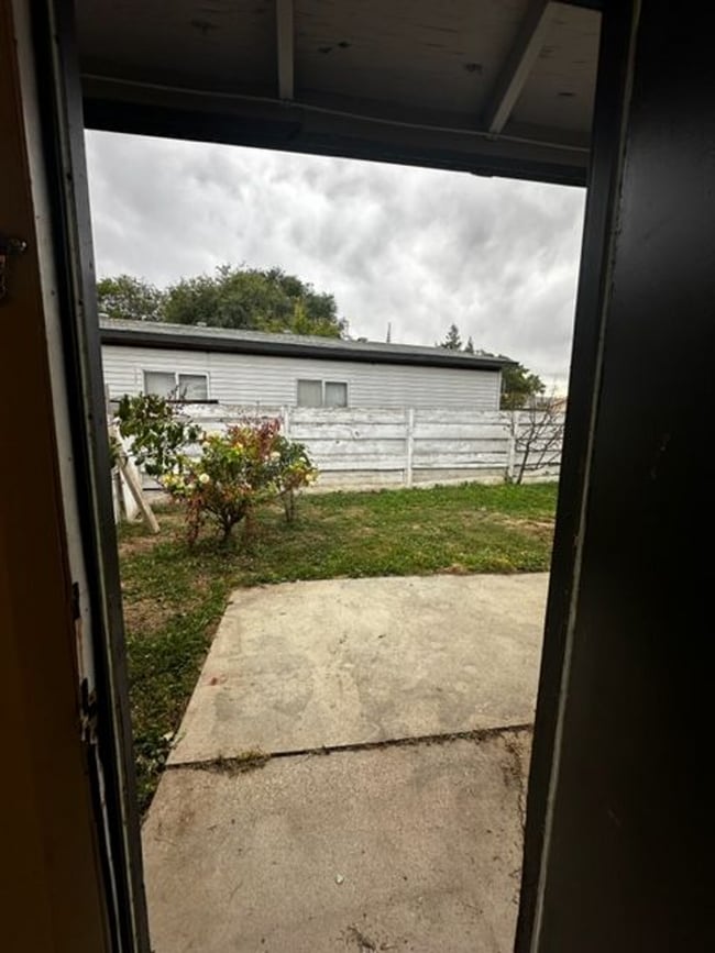 Building Photo - 3724 Billings Dr