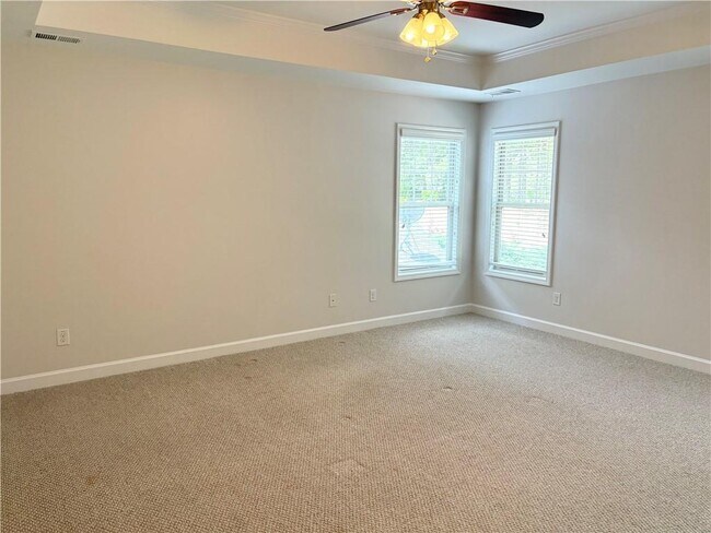 Building Photo - 204 Providence Ln