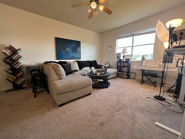 Building Photo - 11121 Silo Valley Dr