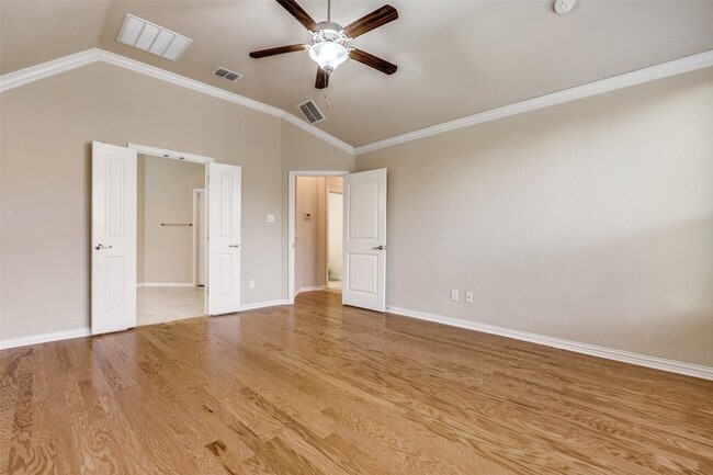 Building Photo - 704 Thetford Ln