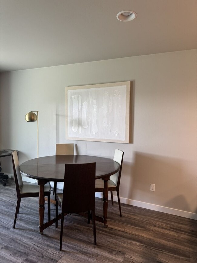 Building Photo - Furnished Hermiston Rental