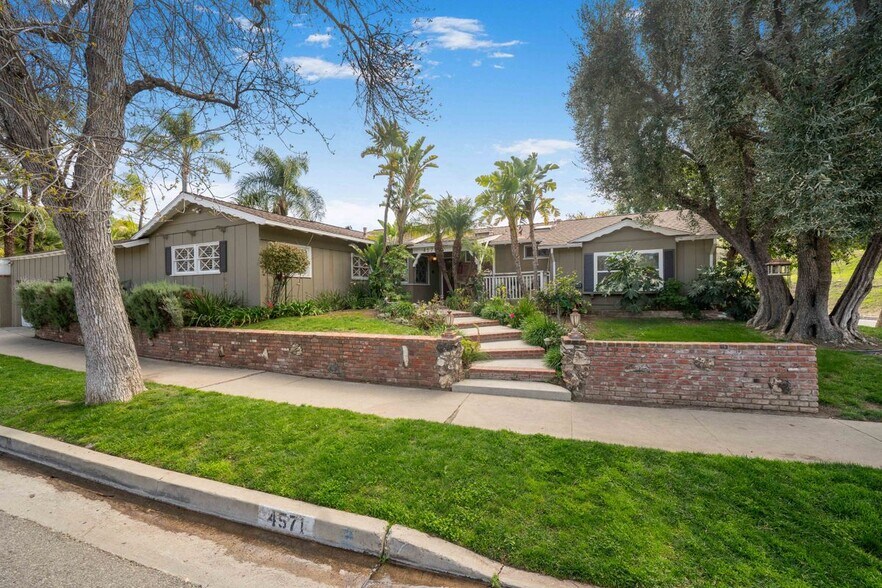 Primary Photo - 4571 Canoga Dr