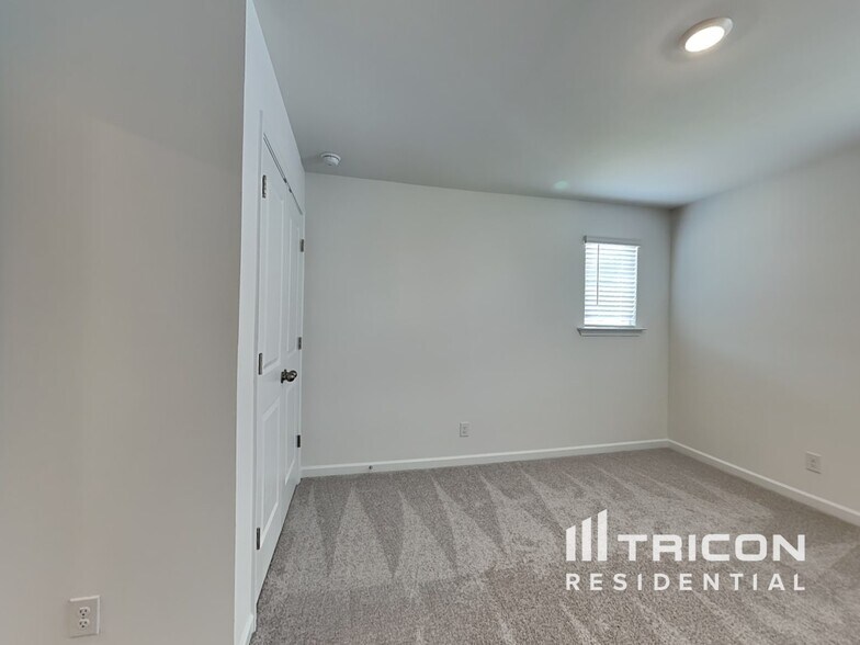 Building Photo - 1857 Holmsey Cir