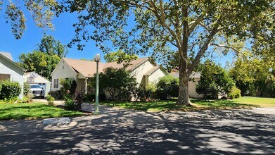 Building Photo - Beautiful 3/2 in Sacramento!