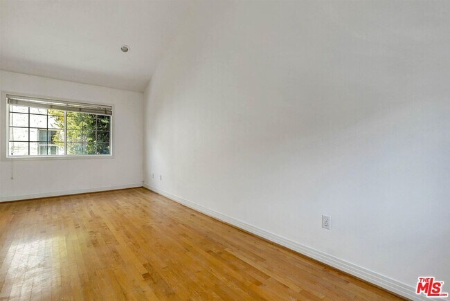 Building Photo - 456 Smithwood Dr