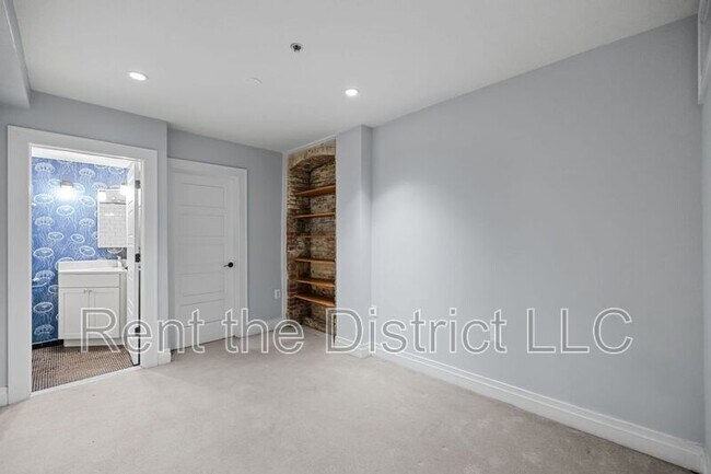 Building Photo - 1109 M St NW