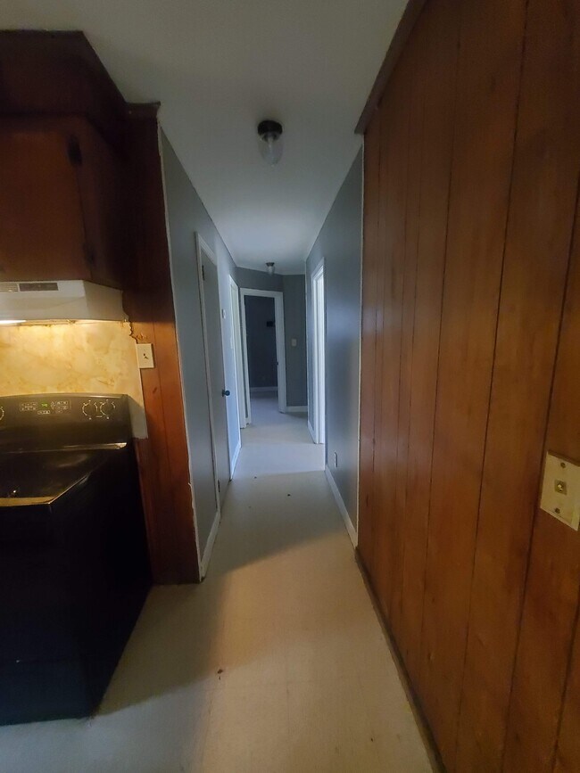 Building Photo - 2828 N 5th Ave