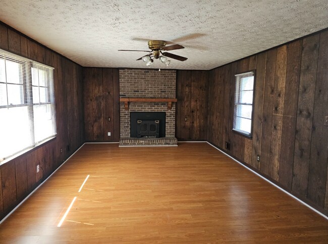 Building Photo - 3101 Cabriolet Trail