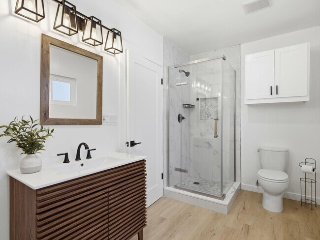 Building Photo - 8446 Penfield Ave