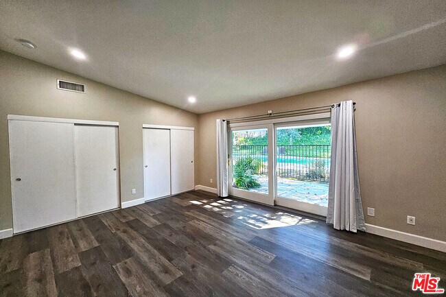 Building Photo - 23526 Dolorosa St