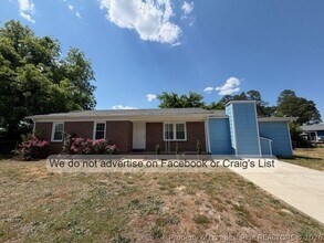 Building Photo - 1104 Barwin Dr