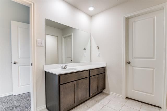 Building Photo - 1319 Lowhill Dr