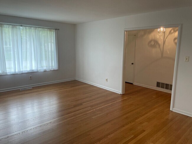 Building Photo - 202 Alders Dr