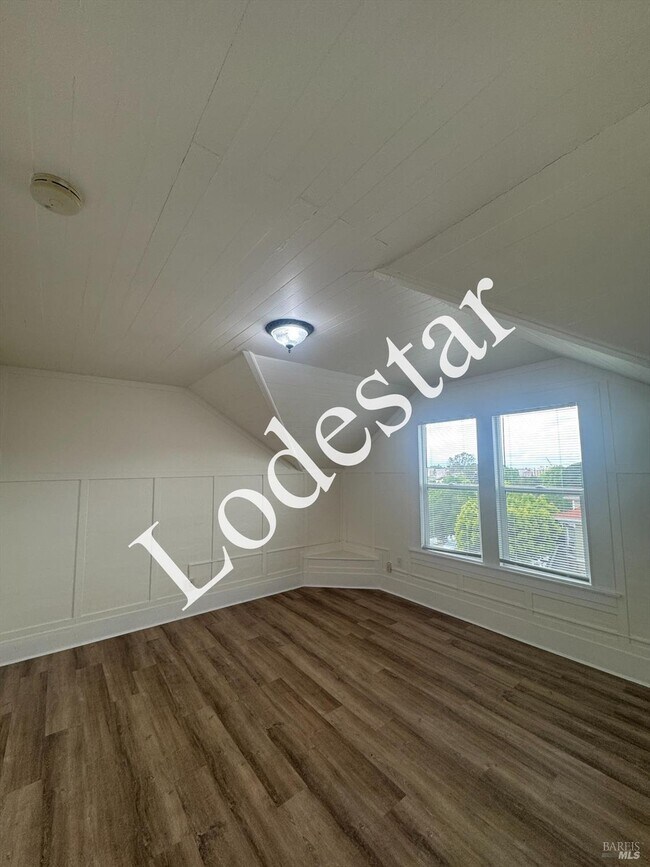 Building Photo - 302 Carolina St