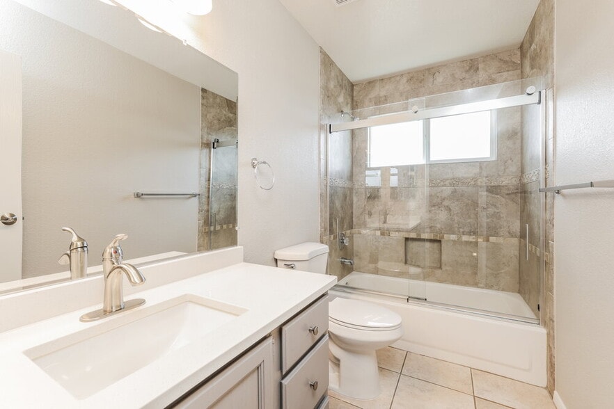 Building Photo - 2811 W Calle Del Tigre