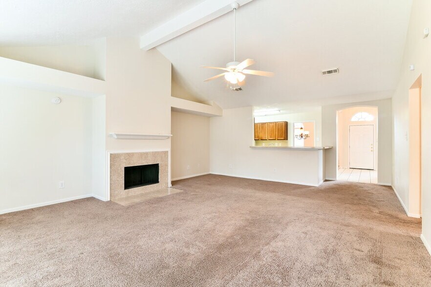 Building Photo - 17606 Glenwolf Dr