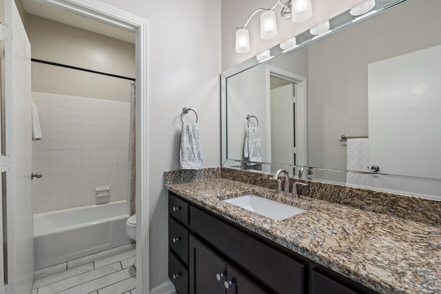 Building Photo - 4505 Harding Pike