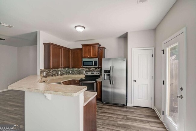 Building Photo - 544 Oakside Pl