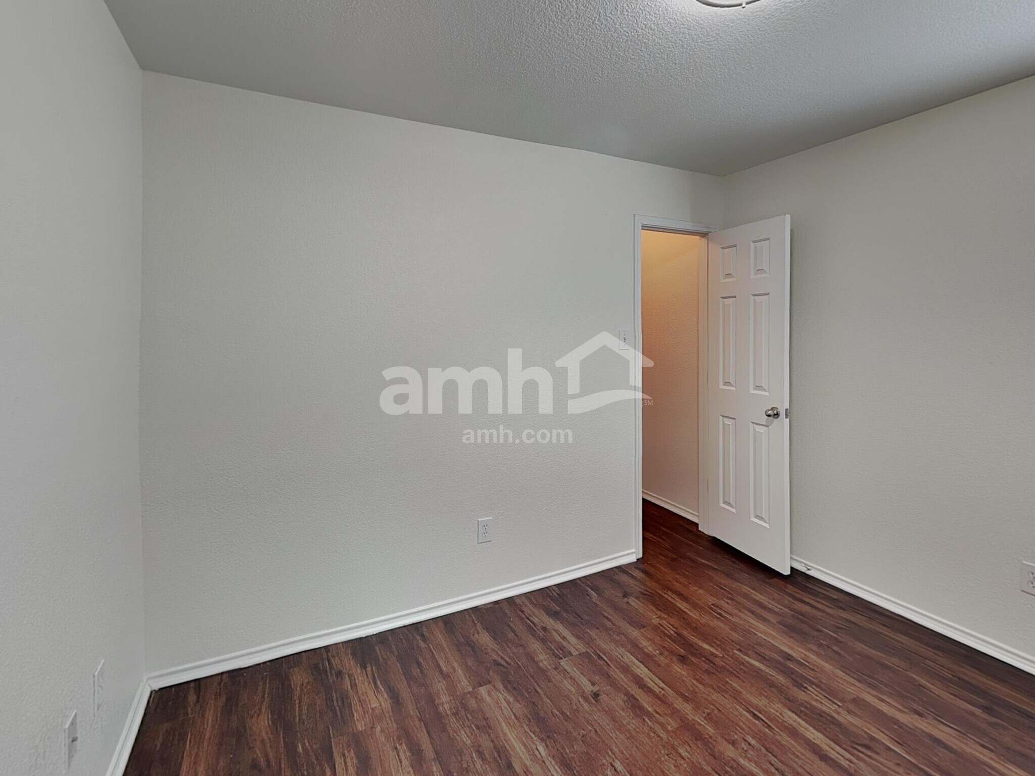 Building Photo - 14117 Cochise Dr