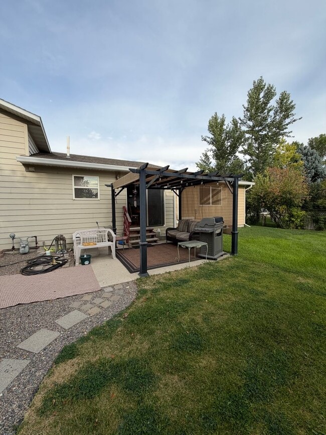 Building Photo - 2655 Toney Dr