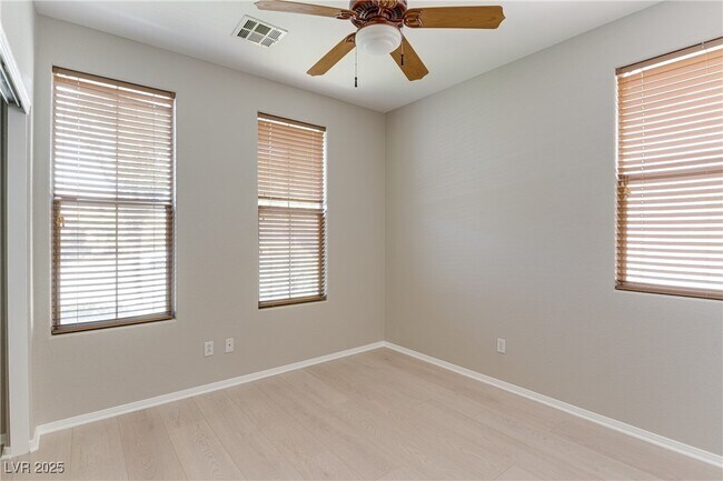 Building Photo - 1221 Sonatina Dr