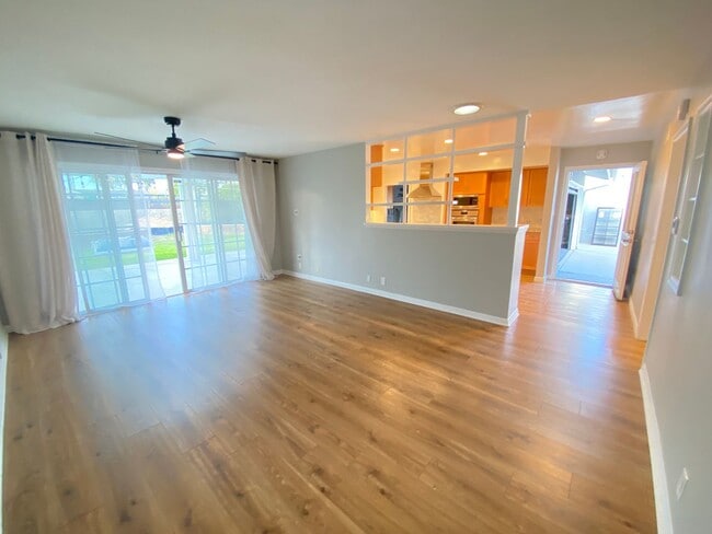 Building Photo - Updated 3 Bedroom Cypress House w/ 2 Car G...