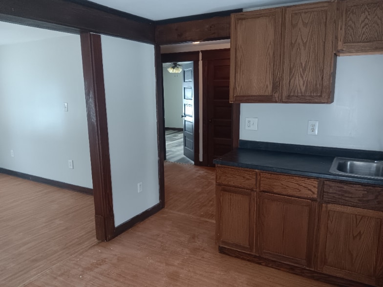 Building Photo - 4489 Sandy Lake Rd