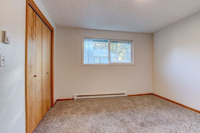 Building Photo - Remodeled 3 bedroom with washer & dryer hook ups