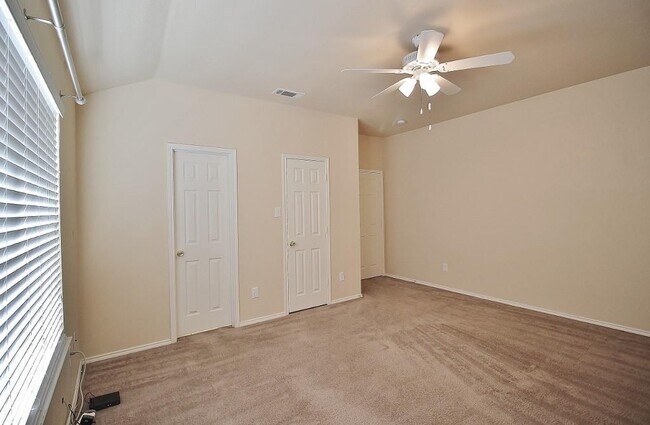 Building Photo - 5306 Bexar St
