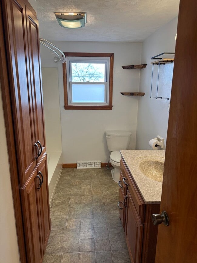 Building Photo - 558 Shippensburg Rd