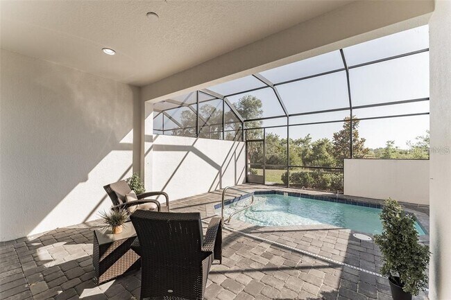 Building Photo - 490 Captiva Dr