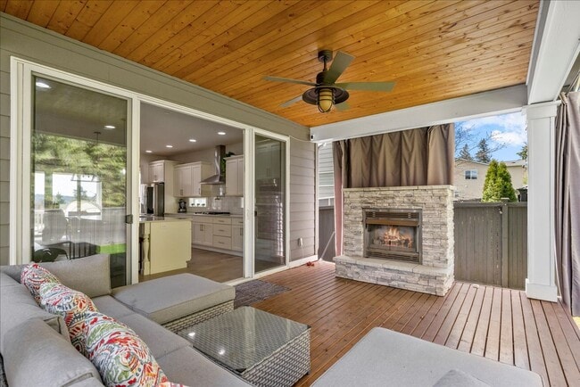 Building Photo - Luxury Living at Sagebrook