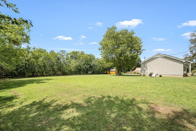 Building Photo - 681 Elbethel Rd