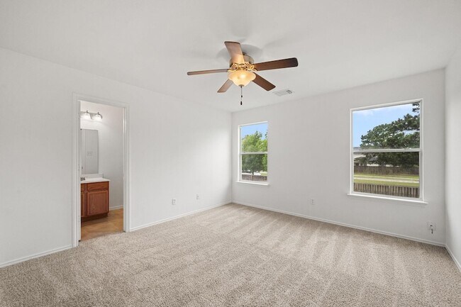 Building Photo - 29627 Evergreen Hills Dr