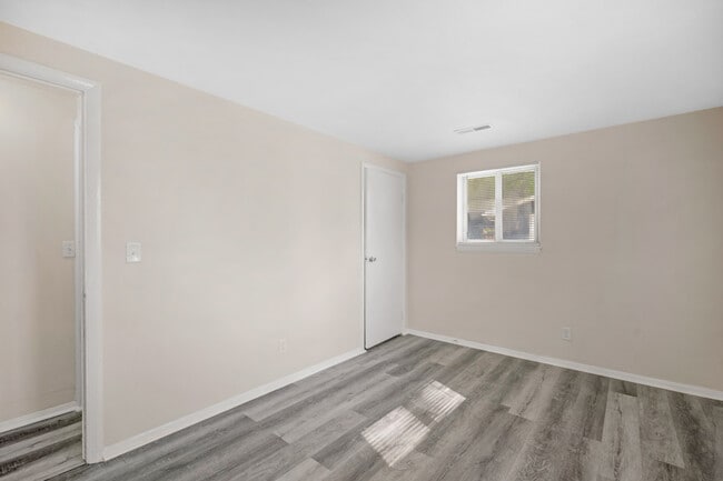 Building Photo - 5602 Arrowhead Blvd
