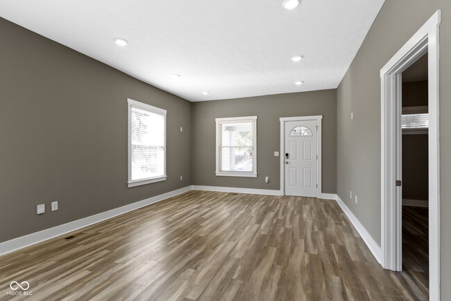 Building Photo - 1701 Barth Ave