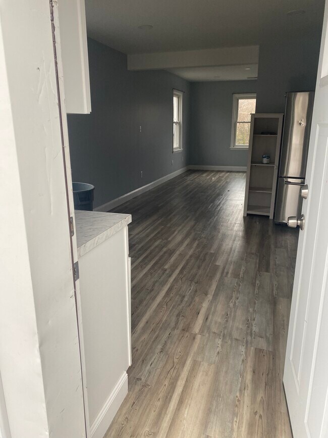 Building Photo - 347 Prestley Rd