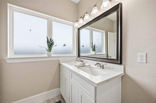 Building Photo - 9320 Coffee St