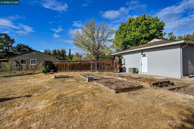 Building Photo - 880 Audrey Ct