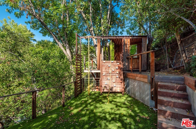 Building Photo - 4305 Clear Valley Dr