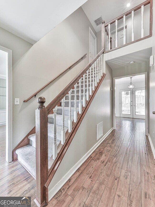 Building Photo - 1540 Brookcliff Cir
